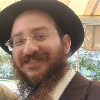 הרב יענקי בלום, רב הקהילה